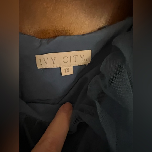 Blue Ivy City dress. Can be worn as sleeves or off the shoulder Only worn once - Picture 4 of 4